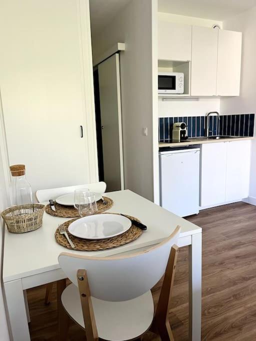 Апартаменты Le Garden - Studio Refait A Neuf Proche Mer Et Commerces Кабур Экстерьер фото